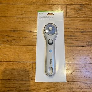 Brand New- Still In Package Cricut Rotary Cutter, 45mm